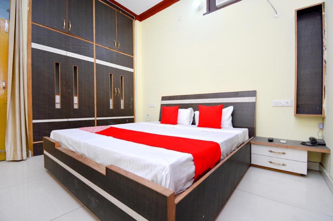Oyo 40306 White House Hotel Jalandhar Exterior photo