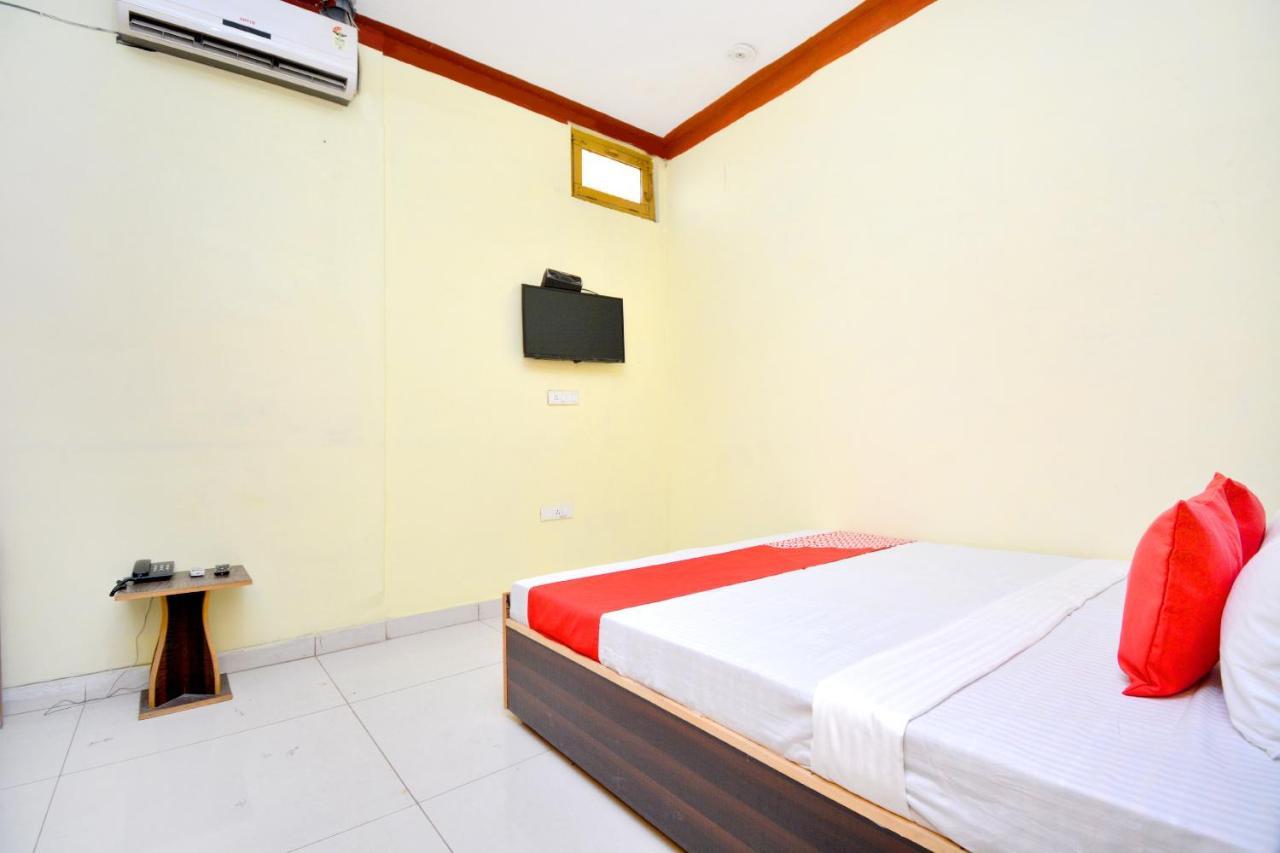 Oyo 40306 White House Hotel Jalandhar Exterior photo
