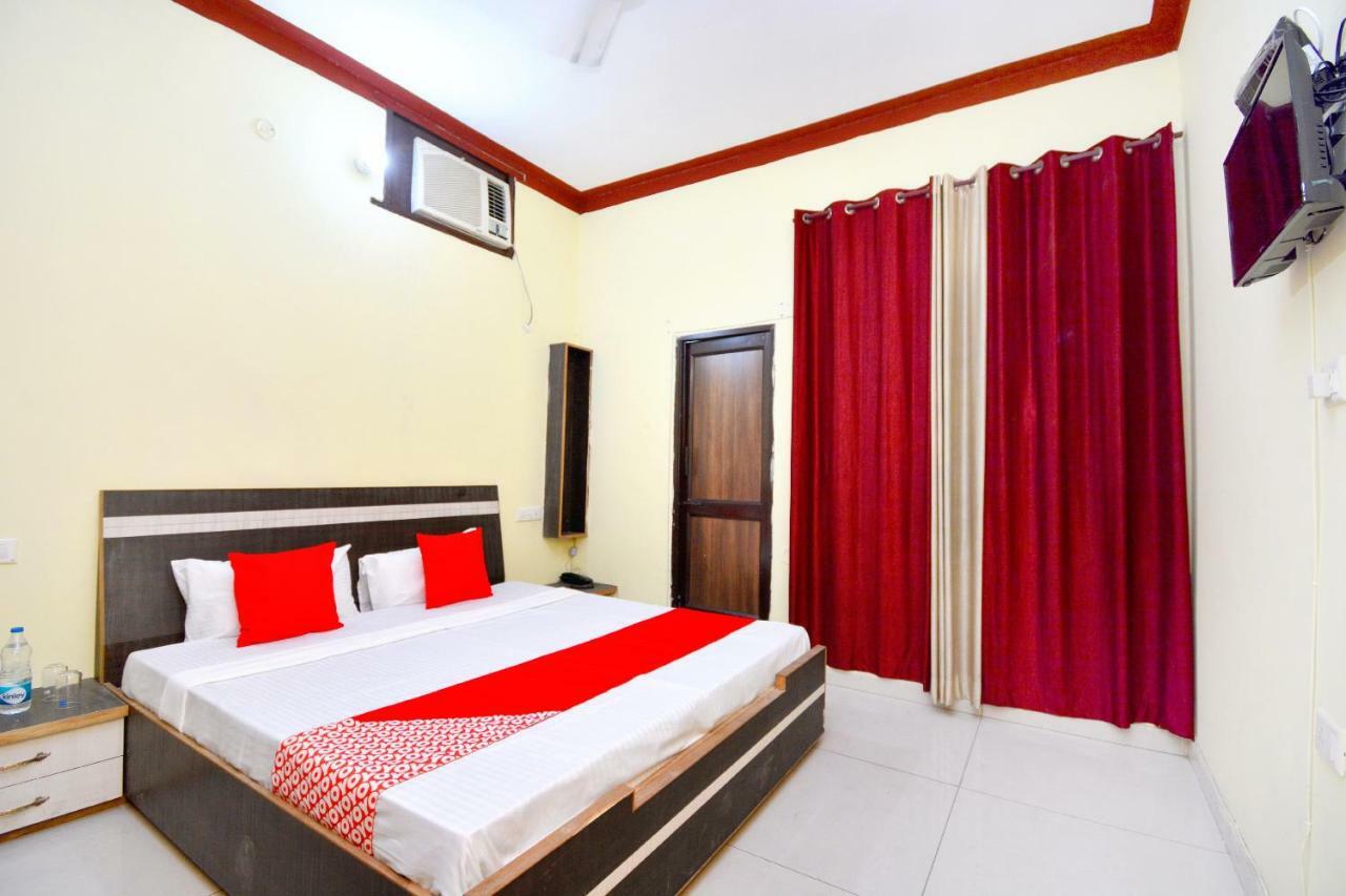 Oyo 40306 White House Hotel Jalandhar Exterior photo